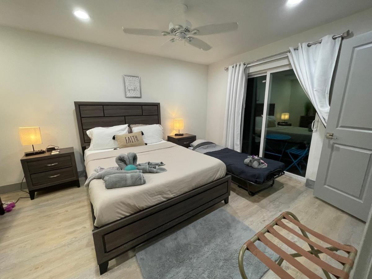 Modern Santorini Suite Houston Nrg Tmc Luxurious Walkable Экстерьер фото